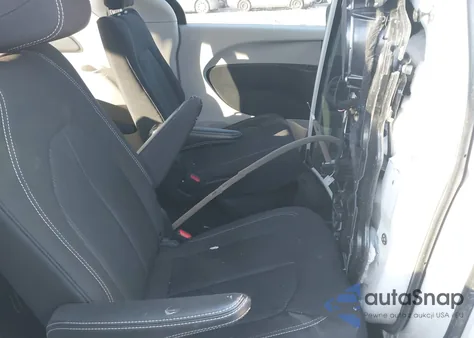 2023 Chrysler Voyager Lx из США, поврежденный, VIN 2C4RC1CG7PR574799